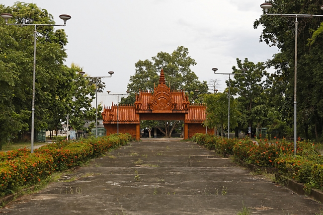 Wat Phu Khao Kaew-004